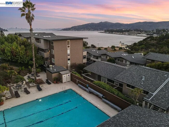 10 Andrew Dr Tiburon, CA 94920 photo 5