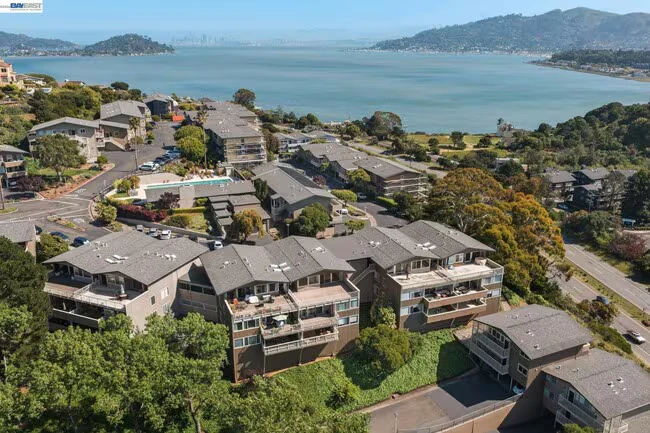 10 Andrew Dr Tiburon, CA 94920 photo 2