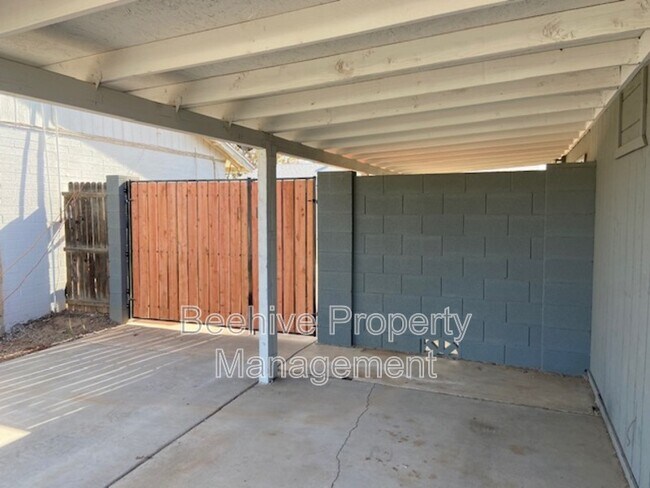4633 W Sunnyslope Ln Glendale, AZ 85302 photo 3
