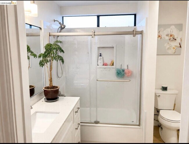 8761 Mountain Blvd Oakland, CA 94605 photo 5