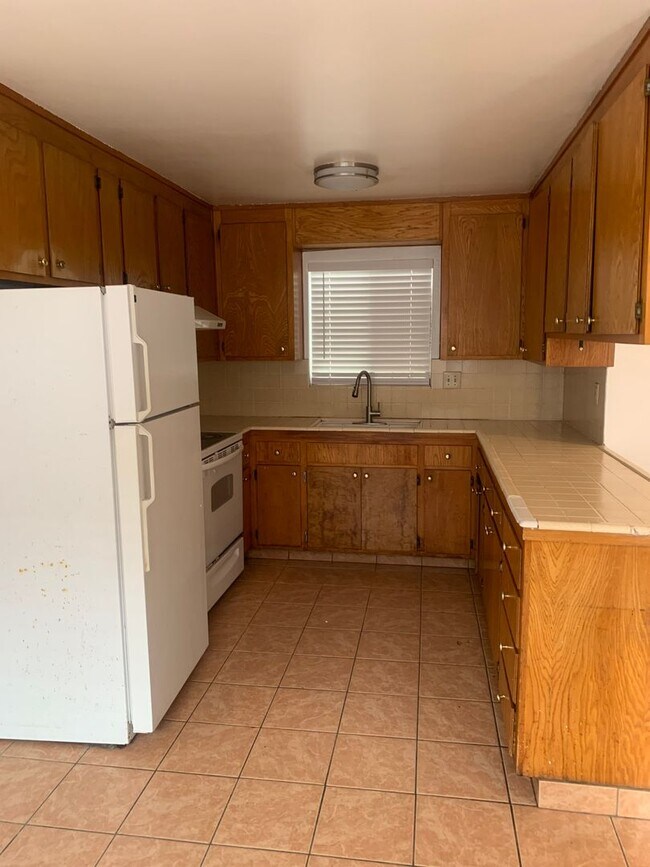 1144-1146 90th Ave Oakland, CA 94603 photo 5