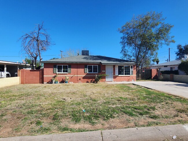 2732 W Luke Ave photo 3