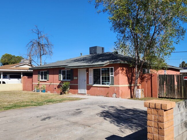 2732 W Luke Ave photo 5