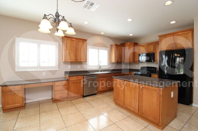 27105 N 52nd Ave Phoenix, AZ 85083 photo 3