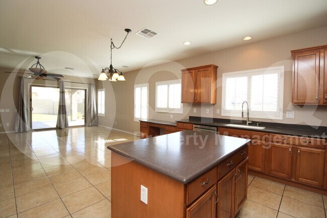 27105 N 52nd Ave Phoenix, AZ 85083 photo 4