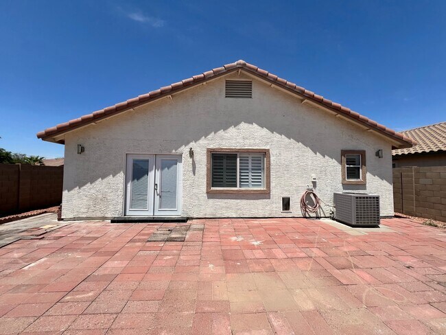 1541 S 230th Ave Buckeye, AZ 85326 photo 2