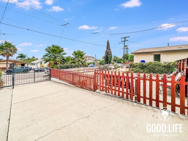 924 Georgia St Imperial Beach, CA 91932 photo 2