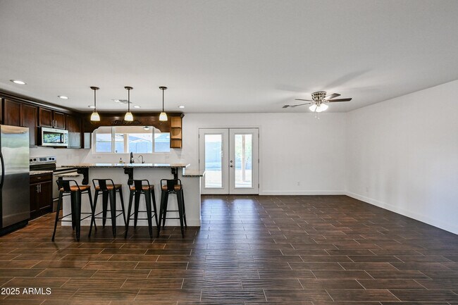 2914 E Michelle Dr Phoenix, AZ 85032 photo 4
