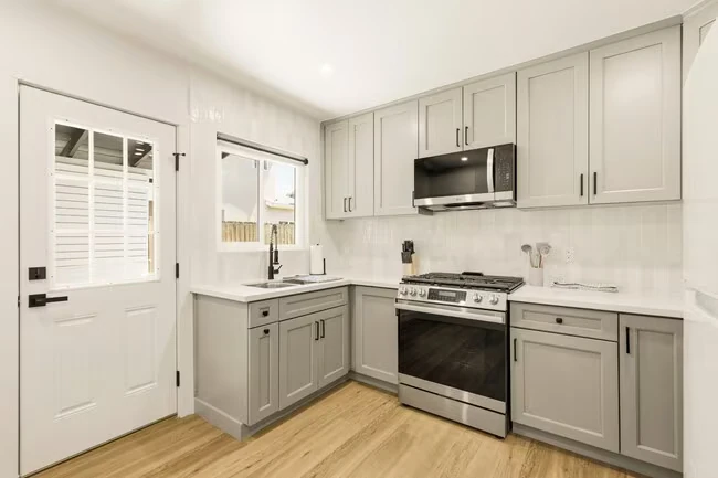 1382 Grove Ave Imperial Beach, CA 91932 photo 2