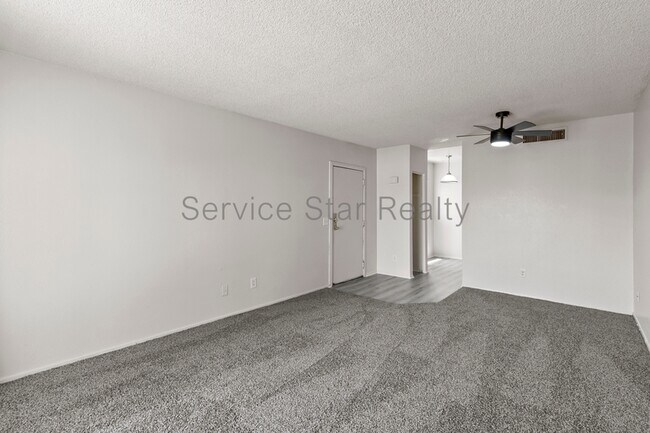 2831 E Monte Cristo Ave Phoenix, AZ 85032 photo 4