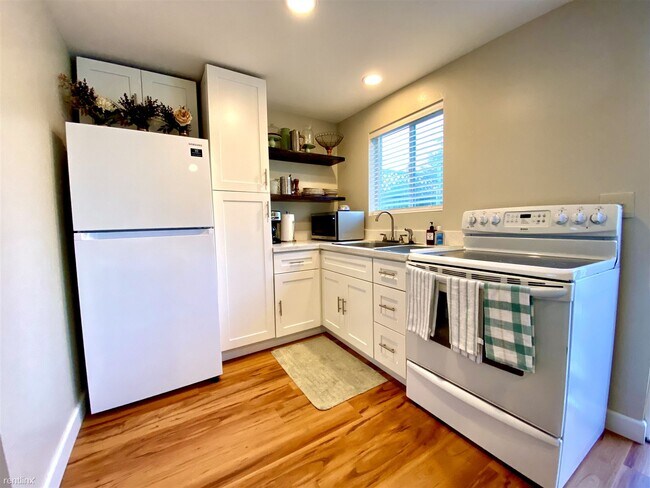 4624 59th St San Diego, CA 92115 photo 2