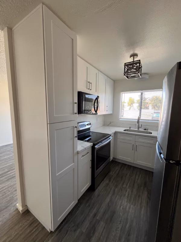 530 Graves Ave El Cajon, CA 92020 photo 3
