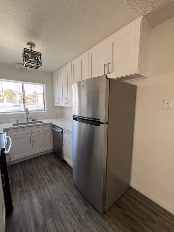 530 Graves Ave El Cajon, CA 92020 photo 4