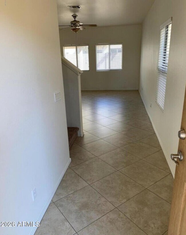 7034 W Mercer Ln photo 3
