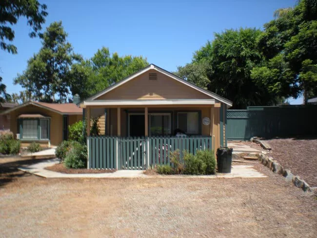 1662 S Juniper St Escondido, CA 92025 photo 2