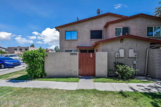 3959 W Palomino Rd Phoenix, AZ 85019 photo 2