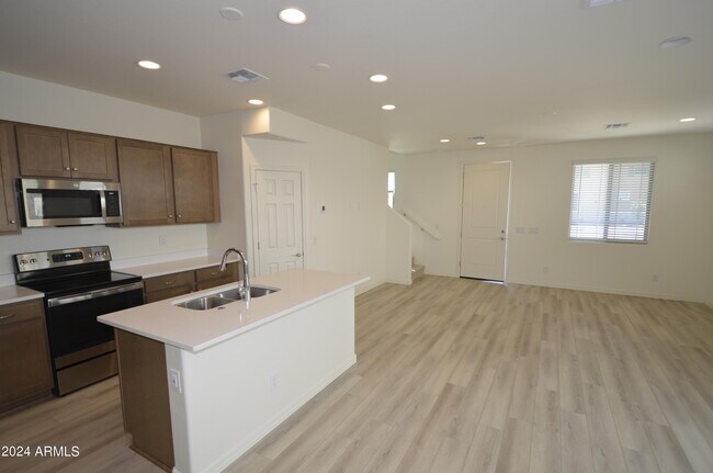 1306 W Sparrow Dr Queen Creek, AZ 85140 photo 3