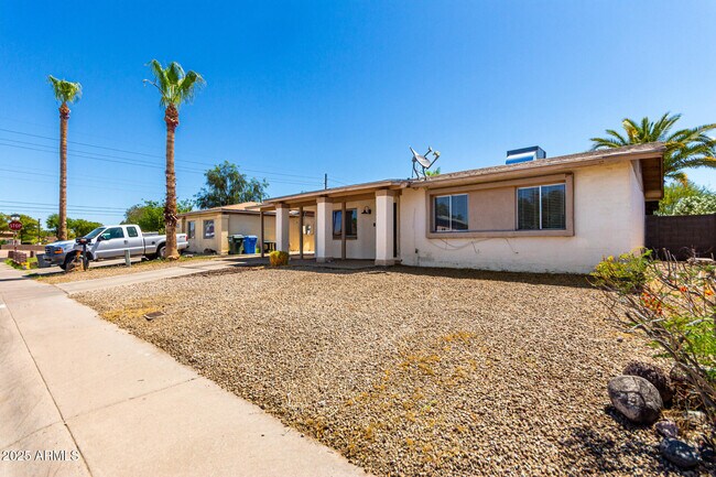 17629 North 8th Avenue, Phoenix, AZ 85023 photo 4