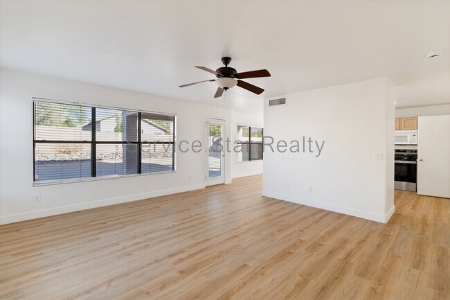 21823 N 48th St Phoenix, AZ 85054 photo 4
