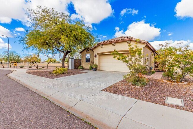 2624 W Beautiful Ln Phoenix, AZ 85041 photo 2