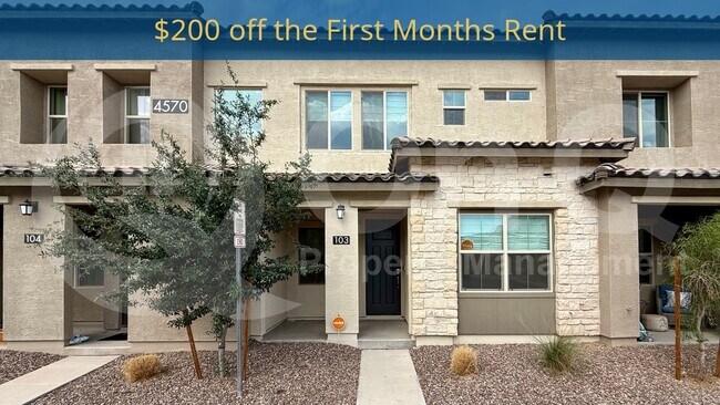 4570 S Renaissance Dr Gilbert, AZ 85297 photo 2
