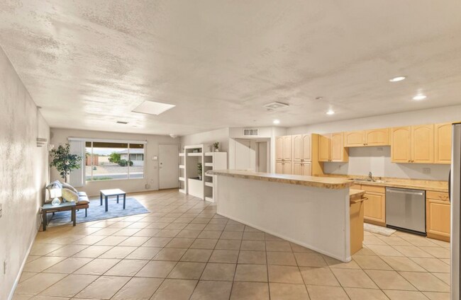 12418 N Vista Grande Ct Sun City, AZ 85351 photo 5