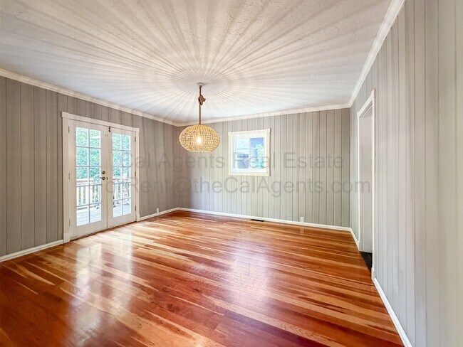 7352 Saroni Dr Oakland, CA 94611 photo 3