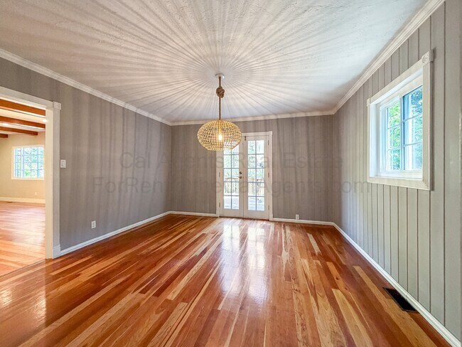 7352 Saroni Dr Oakland, CA 94611 photo 4
