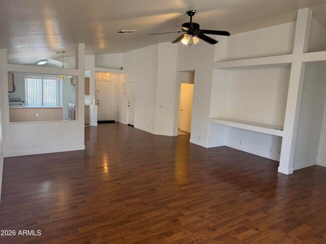 9247 W Brown St photo 4