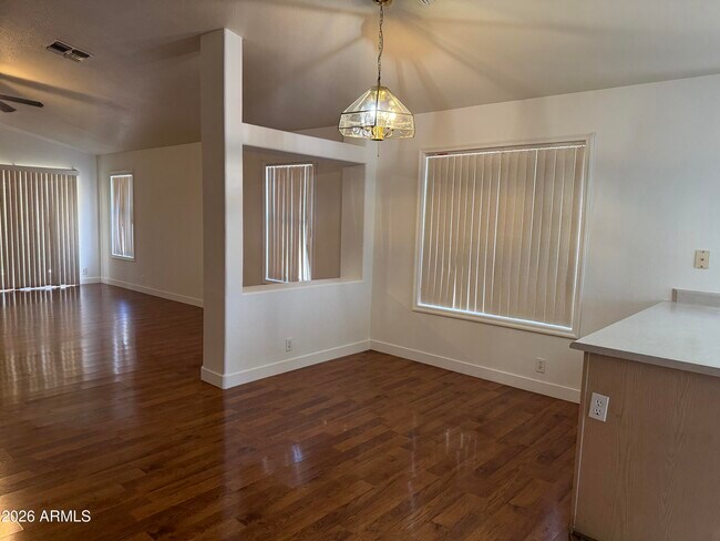 9247 W Brown St photo 2