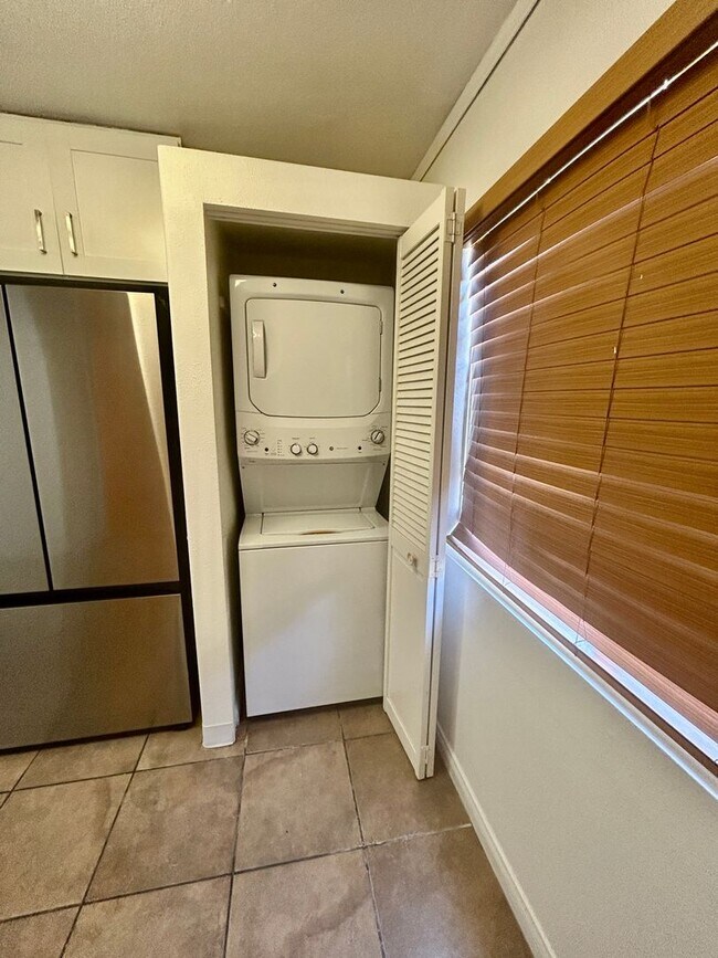 5452 Adobe Falls Rd San Diego, CA 92120 photo 3