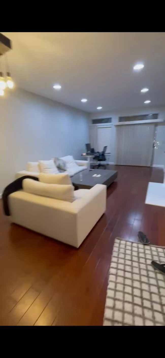 522 Porpoise Bay Ter photo 3