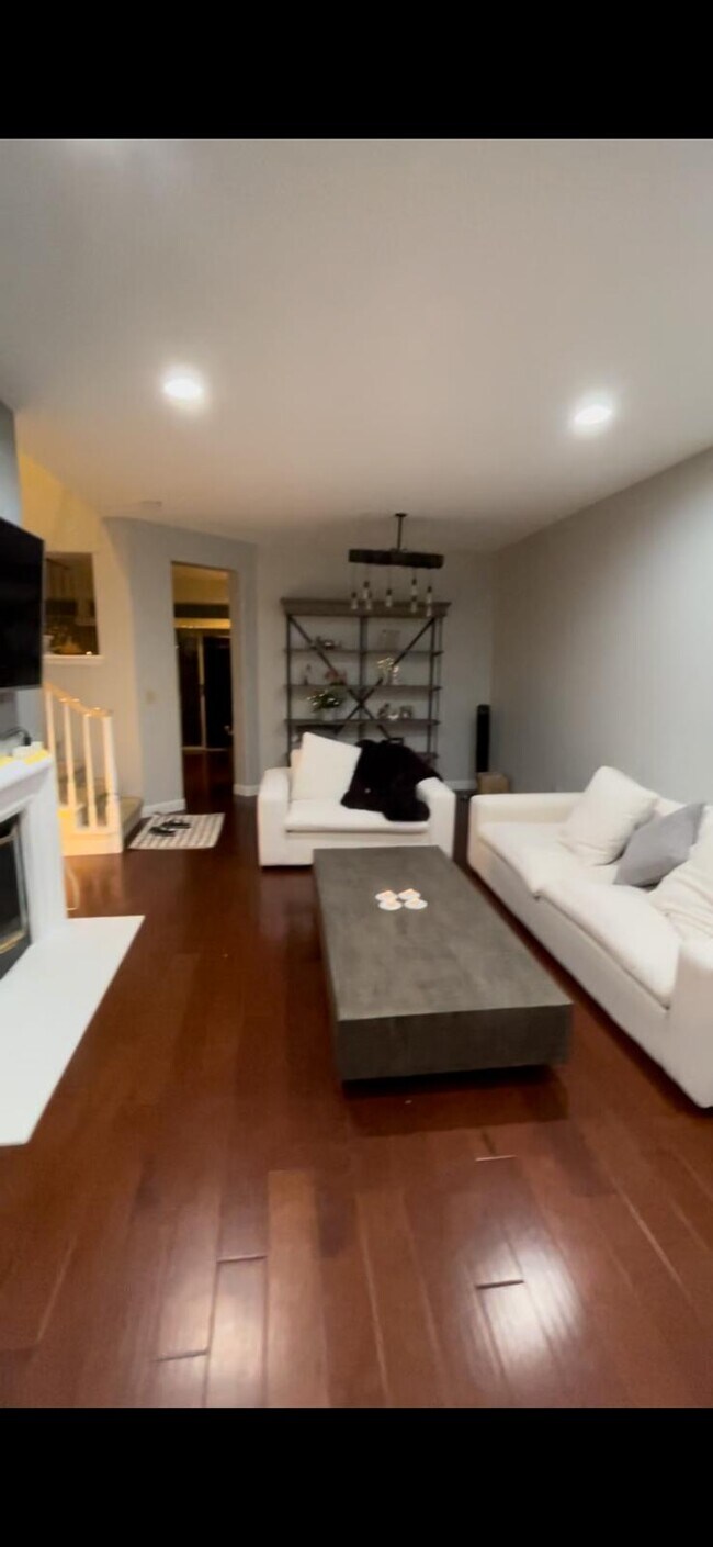 522 Porpoise Bay Ter photo 2