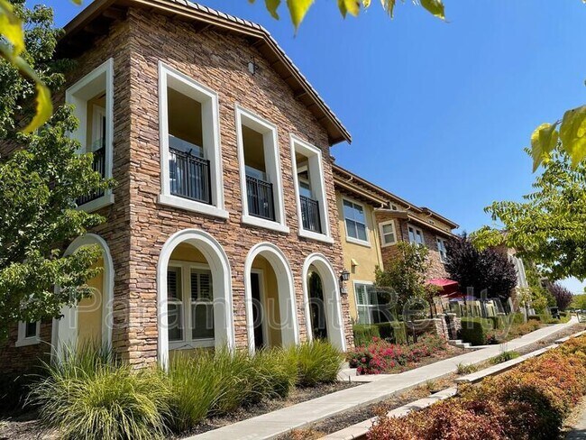 3361 Central Pkwy Dublin, CA 94568 photo 2