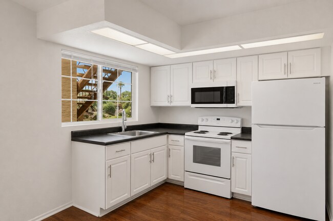 45 N Phyllis Mesa, AZ 85201 photo 4