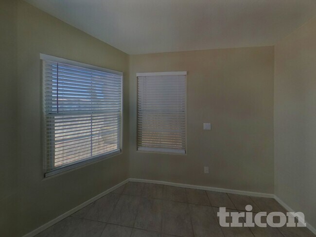 9002 W Palm Ln Phoenix, AZ 85037 photo 5