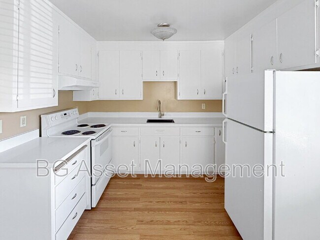 121 Eddy St photo 4