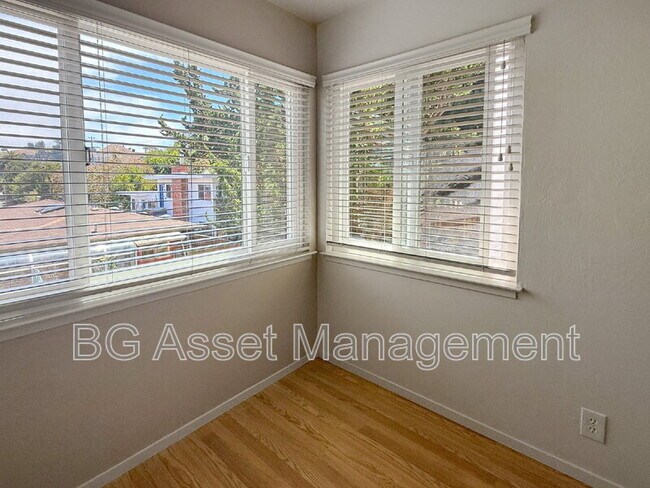 121 Eddy St photo 3