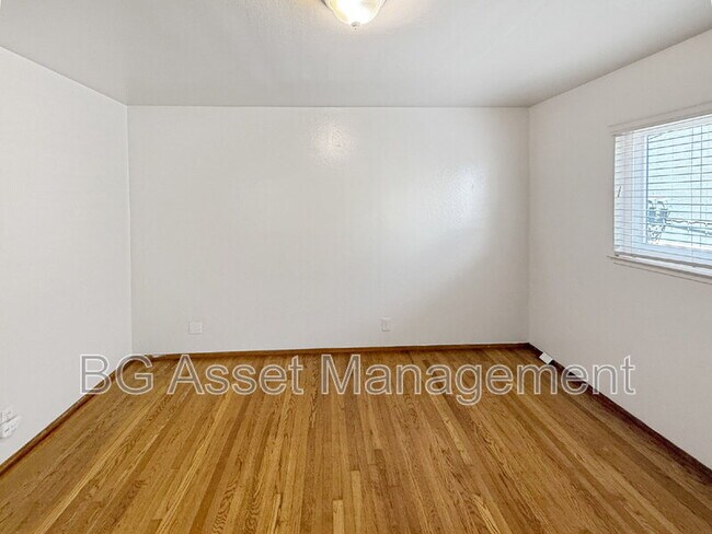 121 Eddy St photo 2