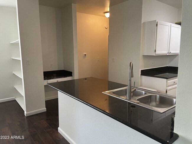 7009 E Acoma Dr Scottsdale, AZ 85254 photo 5