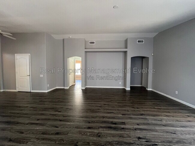 6246 W Blackhawk Dr Glendale, AZ 85308 photo 4