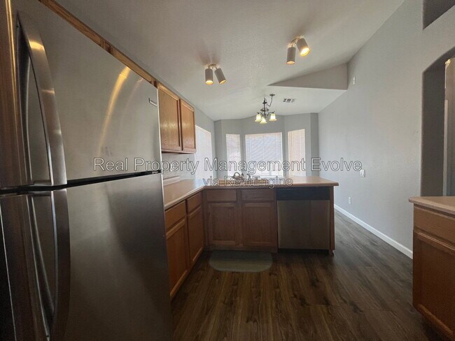 6246 W Blackhawk Dr Glendale, AZ 85308 photo 5
