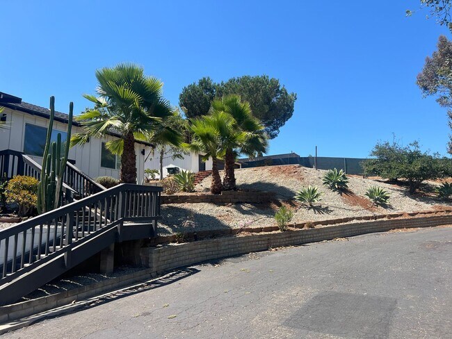 1029 Rainbow Valley Ct Fallbrook, CA 92028 photo 5