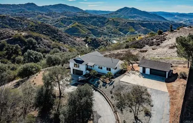 1029 Rainbow Valley Ct Fallbrook, CA 92028