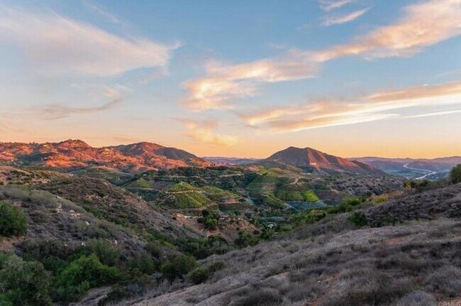 1029 Rainbow Valley Ct Fallbrook, CA 92028 photo 4