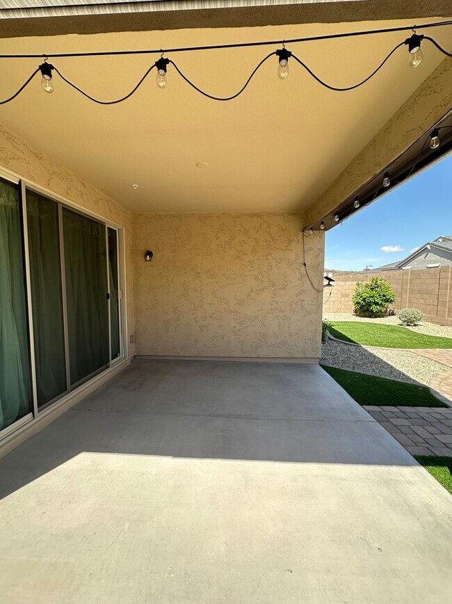 13192 W Cliffrose Rd Peoria, AZ 85383 photo 4