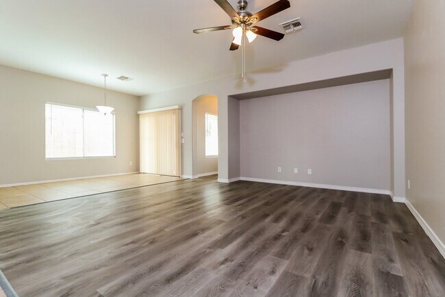 25826 W Pleasant Ln Buckeye, AZ 85326 photo 4