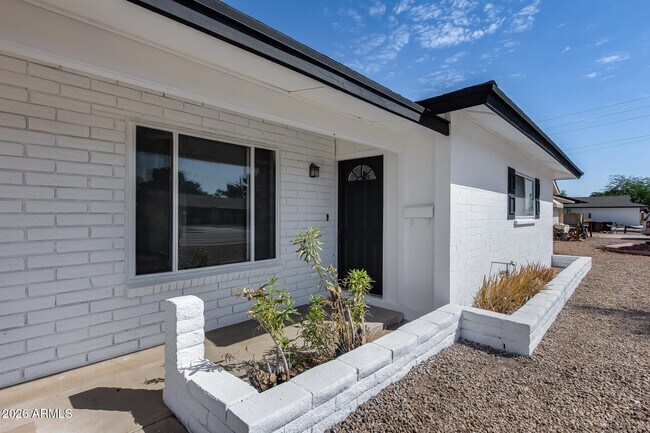 8544 E Osborn Rd Scottsdale, AZ 85251 photo 2