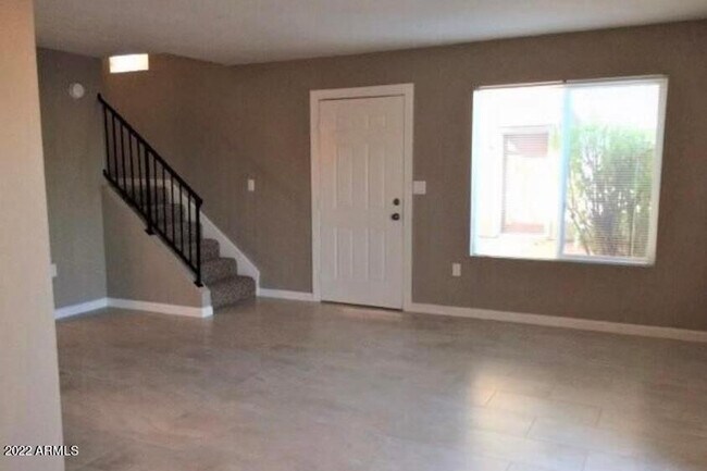 6122 W Morten Ave Glendale, AZ 85301 photo 2