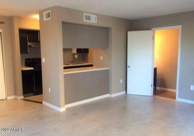 6122 W Morten Ave Glendale, AZ 85301 photo 4
